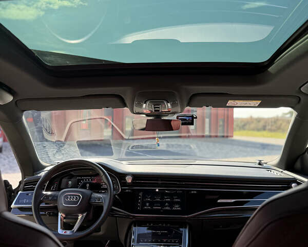 Серый Ауди SQ8, объемом двигателя 4 л и пробегом 92 тыс. км за 83400 $, фото 20 на Automoto.ua