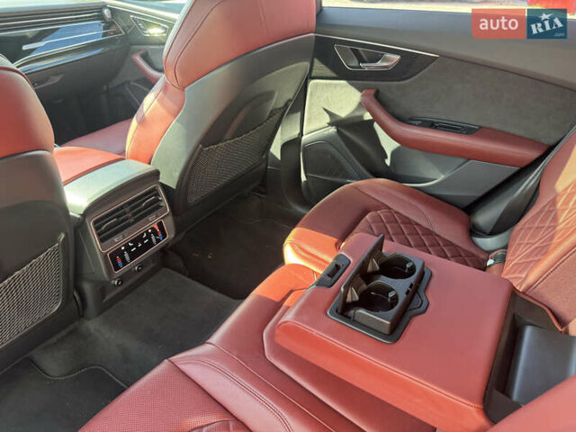 Серый Ауди SQ8, объемом двигателя 4 л и пробегом 92 тыс. км за 83400 $, фото 13 на Automoto.ua