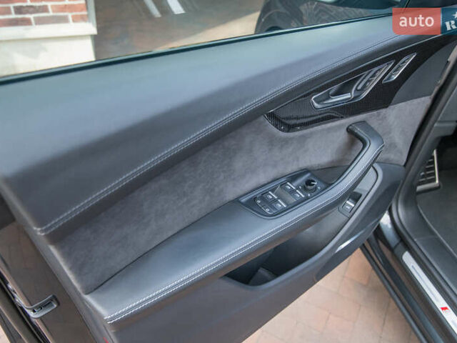 Серый Ауди SQ8, объемом двигателя 4 л и пробегом 130 тыс. км за 79700 $, фото 22 на Automoto.ua