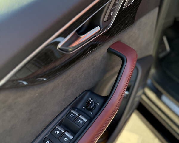 Серый Ауди SQ8, объемом двигателя 4 л и пробегом 92 тыс. км за 83400 $, фото 23 на Automoto.ua