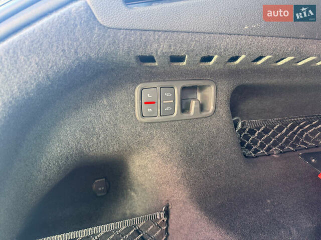 Серый Ауди SQ8, объемом двигателя 4 л и пробегом 92 тыс. км за 83400 $, фото 12 на Automoto.ua