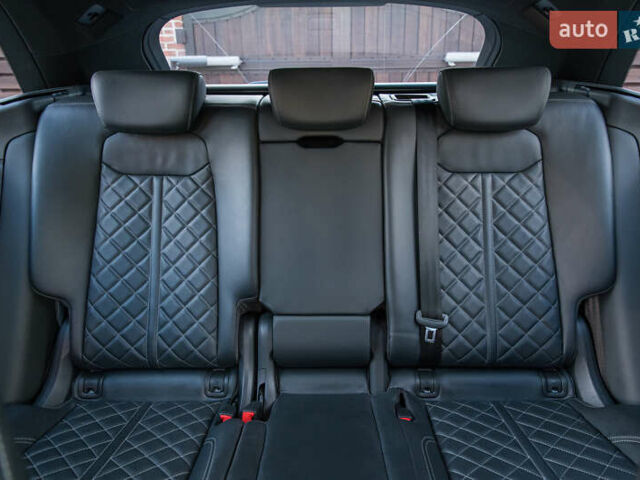 Серый Ауди SQ8, объемом двигателя 4 л и пробегом 130 тыс. км за 79700 $, фото 11 на Automoto.ua