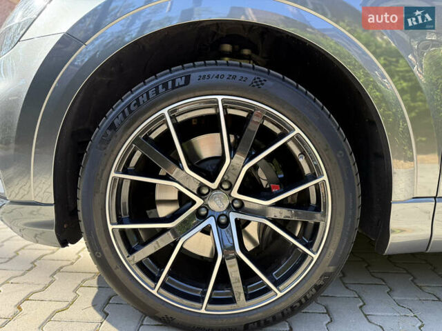 Серый Ауди SQ8, объемом двигателя 4 л и пробегом 130 тыс. км за 79700 $, фото 6 на Automoto.ua