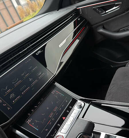 Серый Ауди SQ8, объемом двигателя 4 л и пробегом 98 тыс. км за 73000 $, фото 13 на Automoto.ua