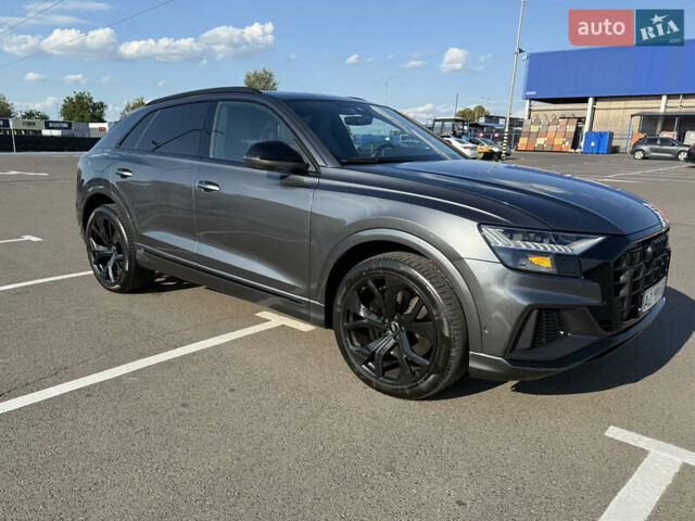 Серый Ауди SQ8, объемом двигателя 4 л и пробегом 56 тыс. км за 84000 $, фото 1 на Automoto.ua