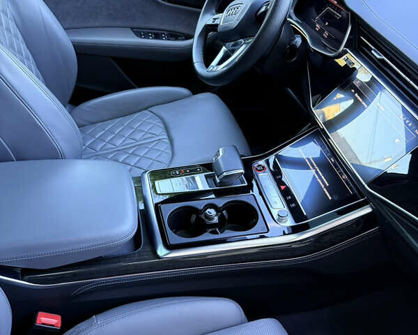 Серый Ауди SQ8, объемом двигателя 4 л и пробегом 56 тыс. км за 84000 $, фото 19 на Automoto.ua