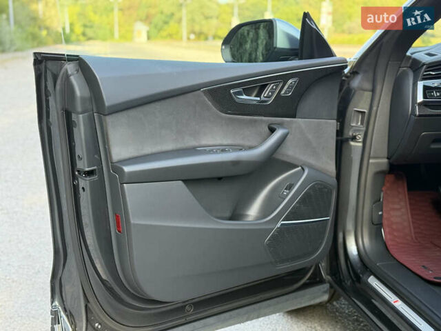 Серый Ауди SQ8, объемом двигателя 4 л и пробегом 49 тыс. км за 92000 $, фото 37 на Automoto.ua