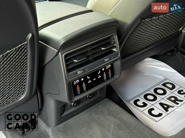 Серый Ауди SQ8, объемом двигателя 4 л и пробегом 15 тыс. км за 120000 $, фото 30 на Automoto.ua