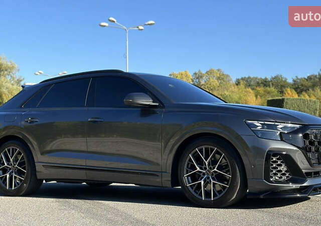 Серый Ауди SQ8, объемом двигателя 4 л и пробегом 31 тыс. км за 109000 $, фото 2 на Automoto.ua