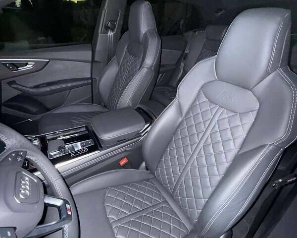 Ауди SQ8 2025 в Запорожье на Automoto.ua Серый Ауди SQ8, объемом двигателя 4 л и пробегом 9 тыс. км за 132500 $, фото 11 на Automoto.ua