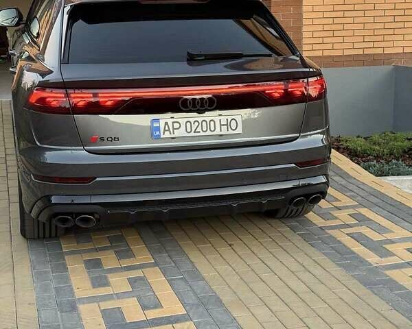 Ауди SQ8 2025 в Запорожье на Automoto.ua Серый Ауди SQ8, объемом двигателя 4 л и пробегом 9 тыс. км за 132500 $, фото 3 на Automoto.ua