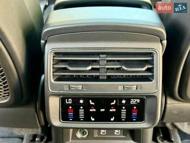 Синій Ауді SQ8, об'ємом двигуна 4 л та пробігом 94 тис. км за 89000 $, фото 26 на Automoto.ua