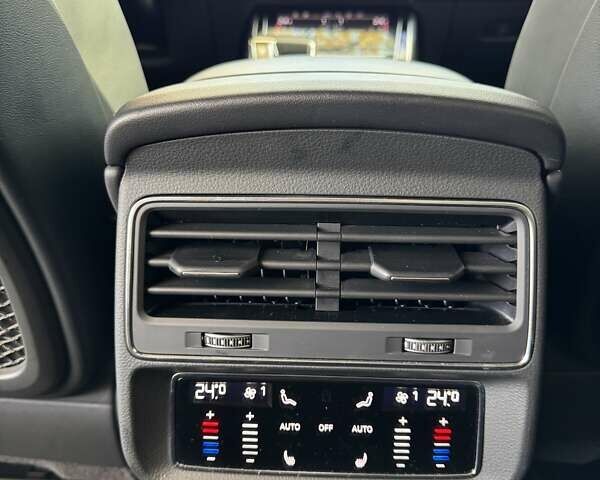 Ауди SQ8 2023 в Киеве на Automoto.ua Синий Ауди SQ8, объемом двигателя 4 л и пробегом 33 тыс. км за 97700 $, фото 16 на Automoto.ua