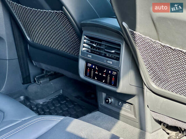 Синий Ауди SQ8, объемом двигателя 4 л и пробегом 33 тыс. км за 94990 $, фото 46 на Automoto.ua