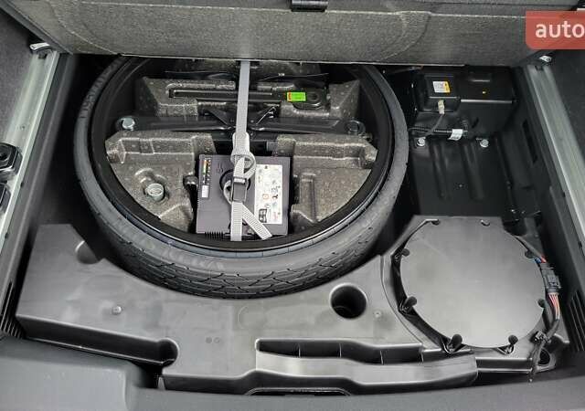 Ауди SQ8 2025 в Хмельницком на Automoto.ua Синий Ауди SQ8, объемом двигателя 4 л и пробегом 15 тыс. км за 143000 $, фото 51 на Automoto.ua