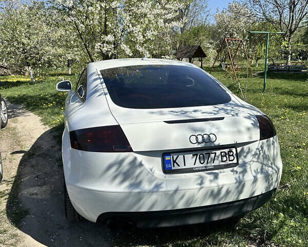 Белый Ауди ТТ, объемом двигателя 1.98 л и пробегом 220 тыс. км за 11111 $, фото 7 на Automoto.ua