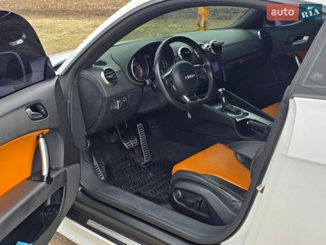 Белый Ауди ТТ, объемом двигателя 2 л и пробегом 90 тыс. км за 16500 $, фото 19 на Automoto.ua