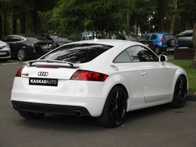 Білий Ауді TT, об'ємом двигуна 2 л та пробігом 143 тис. км за 15000 $, фото 5 на Automoto.ua