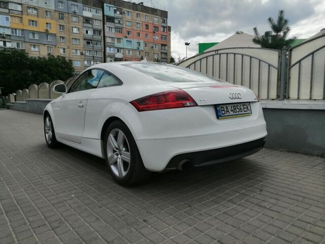 Білий Ауді TT, об'ємом двигуна 2 л та пробігом 197 тис. км за 13000 $, фото 1 на Automoto.ua