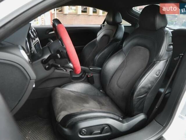 Белый Ауди ТТ, объемом двигателя 1.98 л и пробегом 143 тыс. км за 15000 $, фото 6 на Automoto.ua