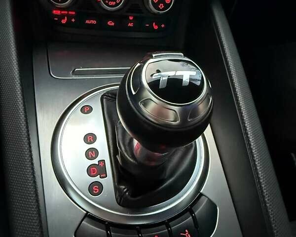 Білий Ауді TT, об'ємом двигуна 1.98 л та пробігом 184 тис. км за 13800 $, фото 16 на Automoto.ua