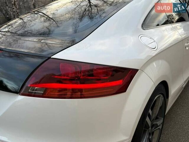 Білий Ауді TT, об'ємом двигуна 1.98 л та пробігом 184 тис. км за 13800 $, фото 14 на Automoto.ua