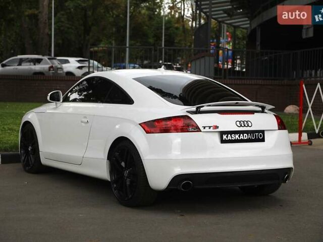 Белый Ауди ТТ, объемом двигателя 1.98 л и пробегом 143 тыс. км за 15000 $, фото 3 на Automoto.ua