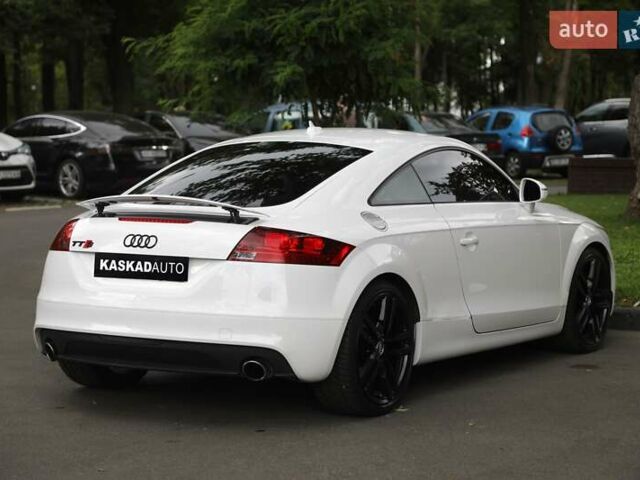 Белый Ауди ТТ, объемом двигателя 1.98 л и пробегом 143 тыс. км за 15000 $, фото 5 на Automoto.ua