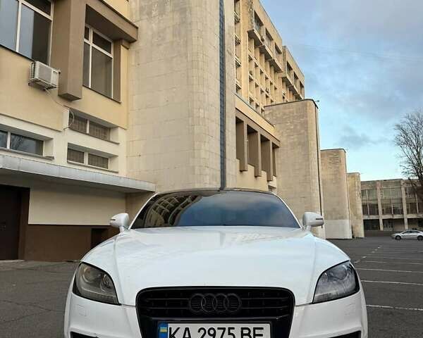 Білий Ауді TT, об'ємом двигуна 1.98 л та пробігом 184 тис. км за 13800 $, фото 8 на Automoto.ua