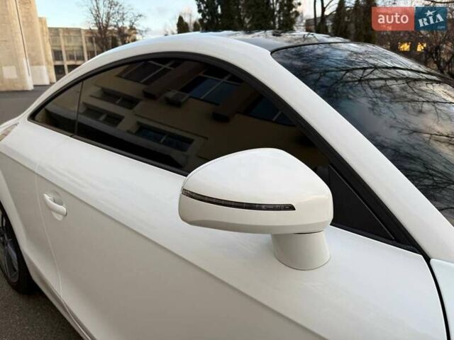 Білий Ауді TT, об'ємом двигуна 1.98 л та пробігом 184 тис. км за 13800 $, фото 10 на Automoto.ua