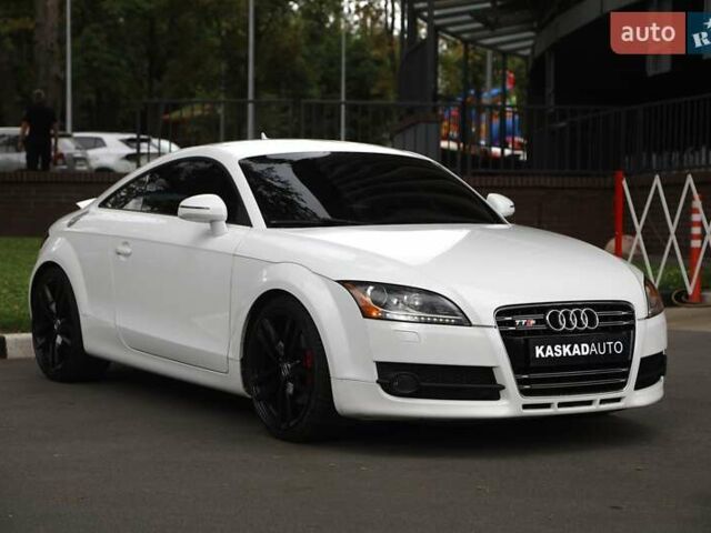 Белый Ауди ТТ, объемом двигателя 1.98 л и пробегом 143 тыс. км за 15000 $, фото 2 на Automoto.ua