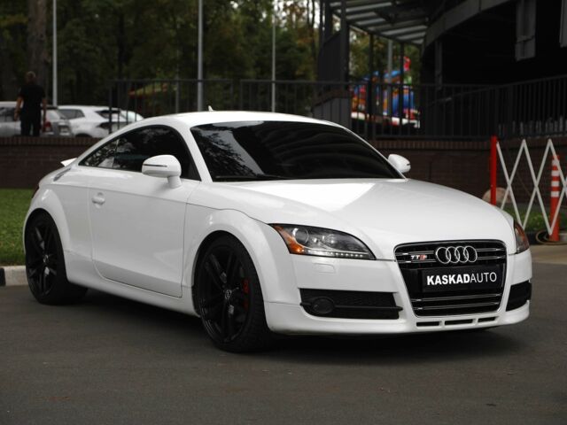 Білий Ауді TT, об'ємом двигуна 2 л та пробігом 143 тис. км за 15000 $, фото 2 на Automoto.ua