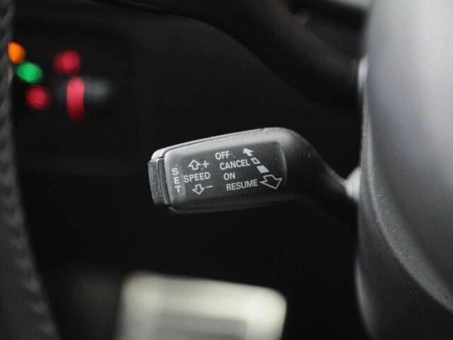 Білий Ауді TT, об'ємом двигуна 2 л та пробігом 143 тис. км за 15000 $, фото 15 на Automoto.ua