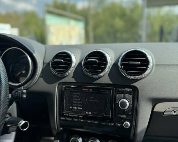 Белый Ауди ТТ, объемом двигателя 2 л и пробегом 100 тыс. км за 23000 $, фото 20 на Automoto.ua