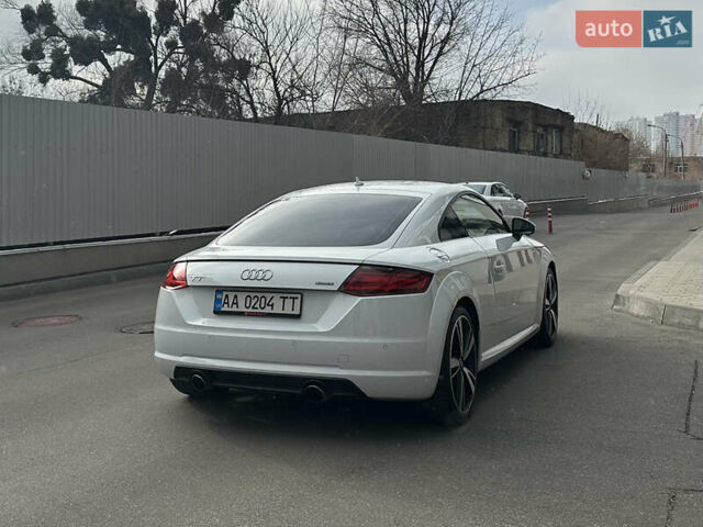 Білий Ауді TT, об'ємом двигуна 1.98 л та пробігом 160 тис. км за 24000 $, фото 3 на Automoto.ua