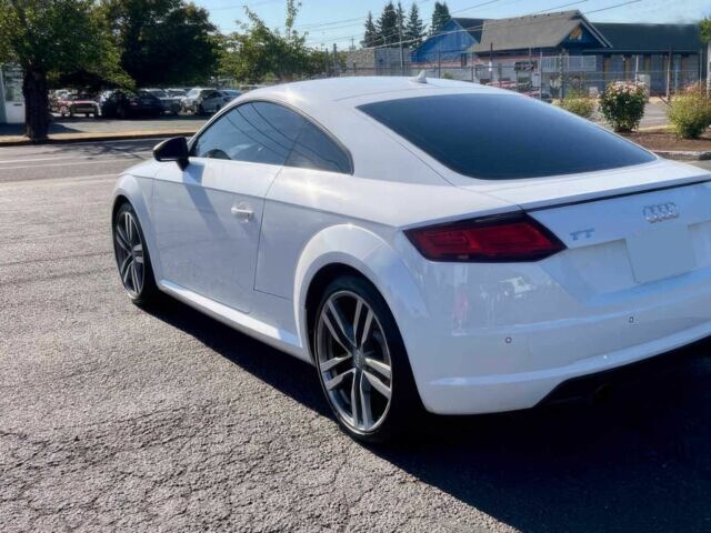 Белый Ауди ТТ, объемом двигателя 2 л и пробегом 76 тыс. км за 10900 $, фото 4 на Automoto.ua