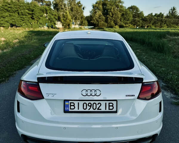 Білий Ауді TT, об'ємом двигуна 1.98 л та пробігом 95 тис. км за 21999 $, фото 3 на Automoto.ua