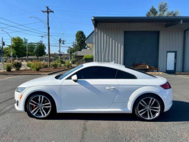 Белый Ауди ТТ, объемом двигателя 2 л и пробегом 76 тыс. км за 10900 $, фото 3 на Automoto.ua