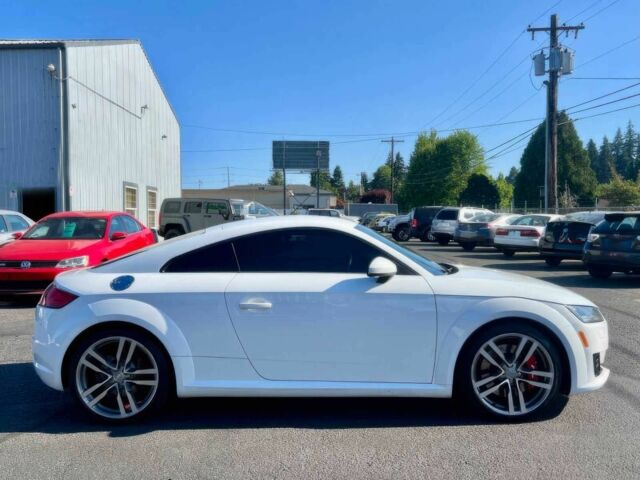 Белый Ауди ТТ, объемом двигателя 2 л и пробегом 76 тыс. км за 10900 $, фото 2 на Automoto.ua