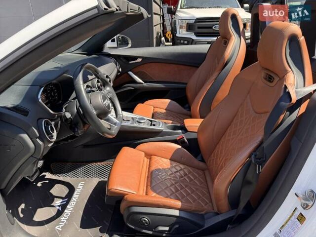 Білий Ауді TT, об'ємом двигуна 1.98 л та пробігом 71 тис. км за 25900 $, фото 16 на Automoto.ua