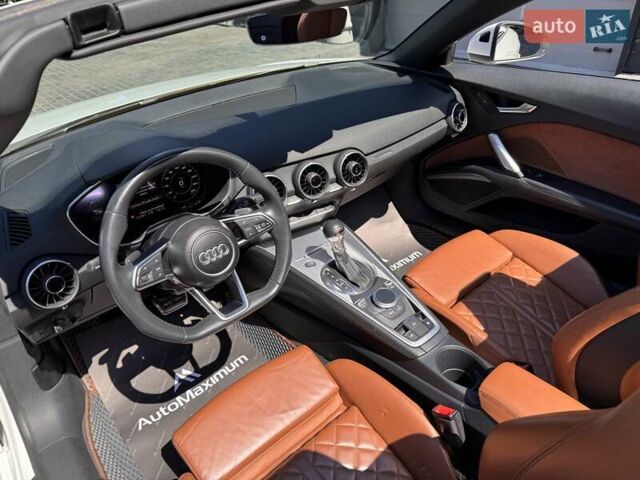 Білий Ауді TT, об'ємом двигуна 1.98 л та пробігом 71 тис. км за 25900 $, фото 17 на Automoto.ua