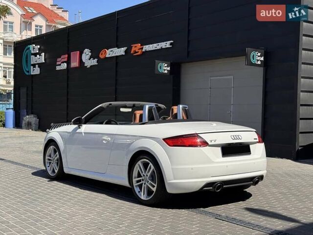 Білий Ауді TT, об'ємом двигуна 1.98 л та пробігом 71 тис. км за 25900 $, фото 4 на Automoto.ua