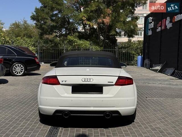 Білий Ауді TT, об'ємом двигуна 1.98 л та пробігом 71 тис. км за 25900 $, фото 13 на Automoto.ua