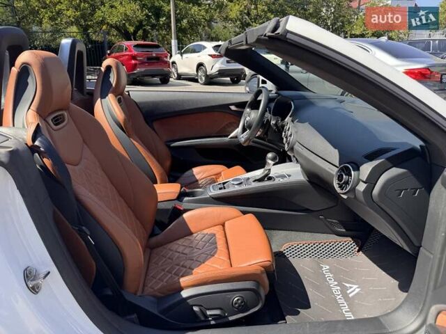 Білий Ауді TT, об'ємом двигуна 1.98 л та пробігом 71 тис. км за 25900 $, фото 19 на Automoto.ua