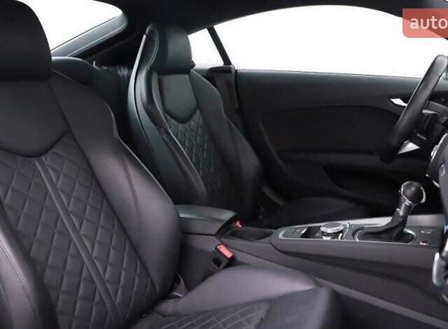 Белый Ауди ТТ, объемом двигателя 2 л и пробегом 36 тыс. км за 37887 $, фото 17 на Automoto.ua