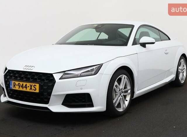 Белый Ауди ТТ, объемом двигателя 2 л и пробегом 36 тыс. км за 37887 $, фото 1 на Automoto.ua