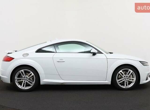 Белый Ауди ТТ, объемом двигателя 2 л и пробегом 36 тыс. км за 37887 $, фото 21 на Automoto.ua