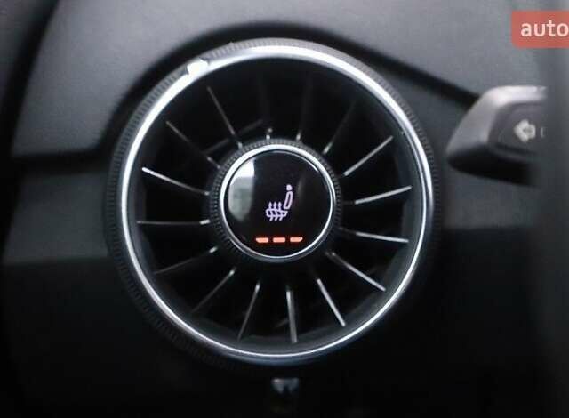 Белый Ауди ТТ, объемом двигателя 2 л и пробегом 36 тыс. км за 37887 $, фото 7 на Automoto.ua