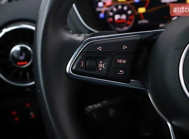 Белый Ауди ТТ, объемом двигателя 2 л и пробегом 36 тыс. км за 37887 $, фото 8 на Automoto.ua