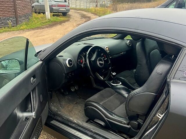 Черный Ауди ТТ, объемом двигателя 1.8 л и пробегом 280 тыс. км за 6500 $, фото 5 на Automoto.ua